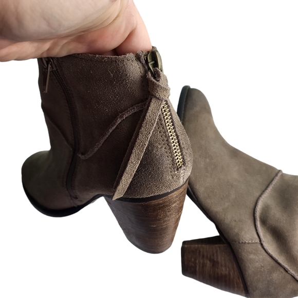 Steve Madden Milaan Brown Leather Ankle Booties - Picture 5 of 8